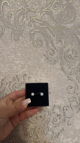 Пуссеты с бриллиантами