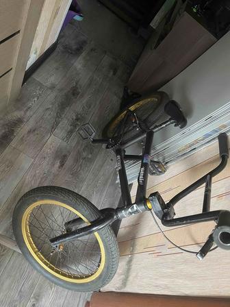 Велосипед BMX в нормальном состоянии