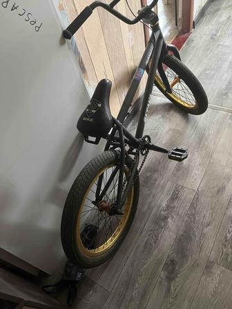Велосипед BMX в нормальном состоянии