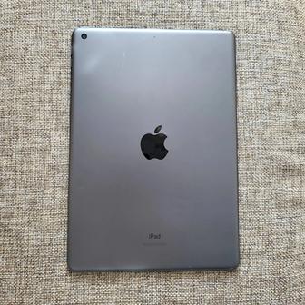 iPad9 Wi-Fi 64 GB в хорошем состоянии, без ремонта, акб 90%