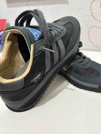 Adidas кроссовки