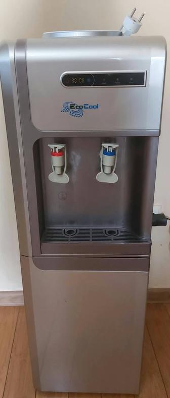 Продам диспенсор для воды