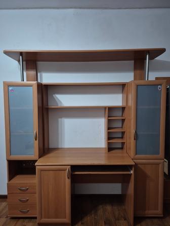 Продам компьютерный стол