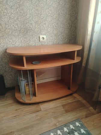 Продам Столик для телевизора или других нужд
