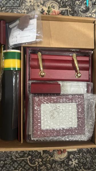 Настольный набор рамка для фото, часы, визитница, стакан для ручек