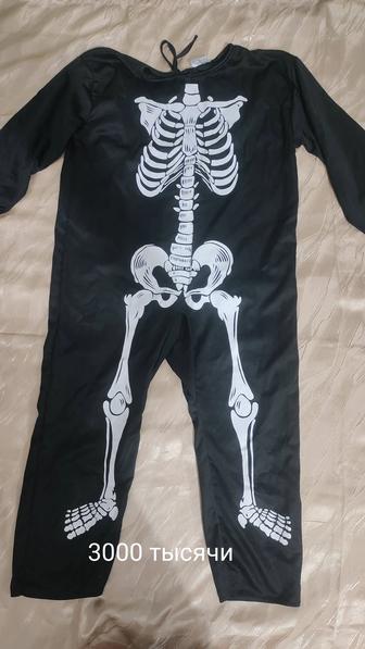 Продам новогодние костюмы