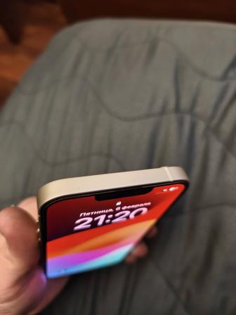 Продам айфон 13