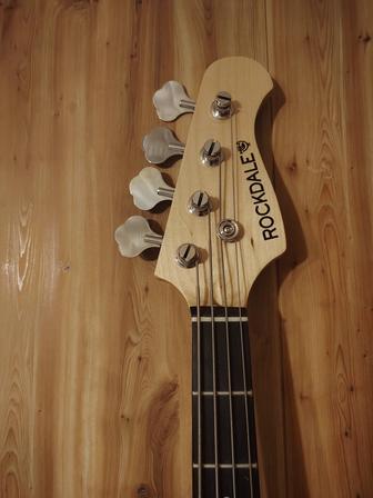 Продам бас-гитару Rockdale Stars PB Bass( ПОЛЬЗОВАЛИСЬ НЕ БОЛЬШЕ МЕСЯЦА)