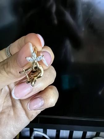Продам золотые серьги