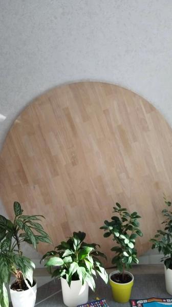 Продается деревянный стол