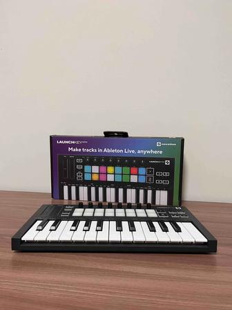 Midi клавиатура Novation Launchkey Mini MK3