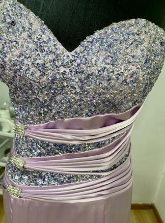 Продам новое вечернее платье.