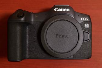 Canon EOS r8
