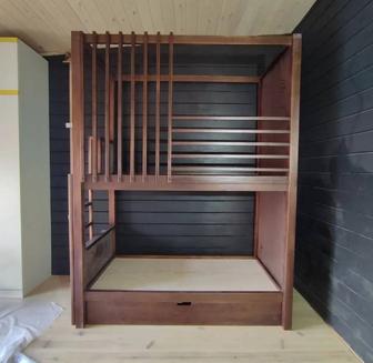 Кровать из массива дерева на заказ