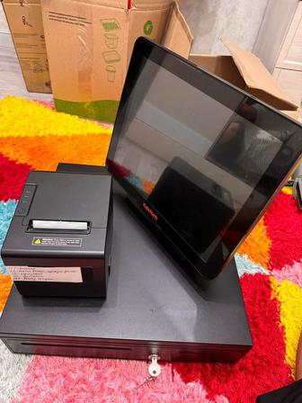 Касса, моноблок, сейф. Все вместе