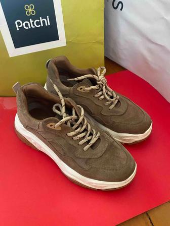 Продам кроссовки женские!