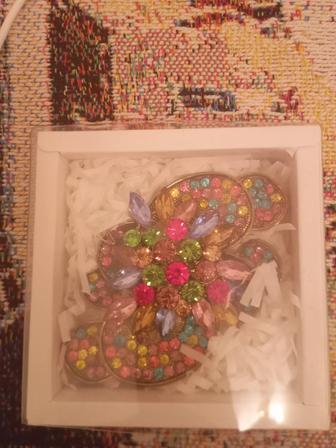 Красивая брошь ,такую нигде не найдете