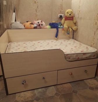 Продам детскую кроватку