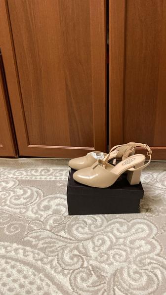 Туфли бежевые