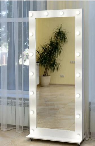 Зеркало напольное с лампочками