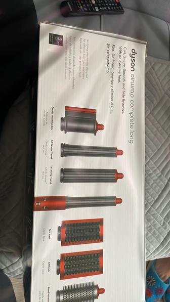 Продам Фен Dyson новый в упаковке