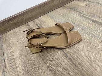 Босоножки от Zara , бежевые