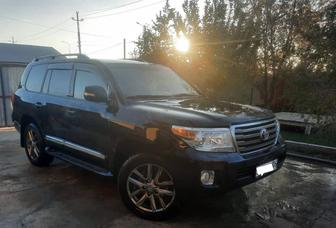 Аренда Toyota Land Cruiser 200