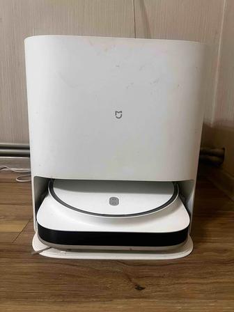 Продам робот пылесос