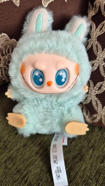 Новая игрушка-брелок Лабубу ментоловый.