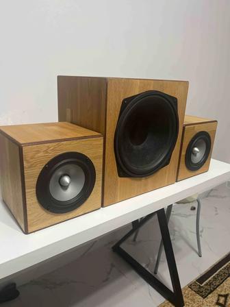 Мониторы Dmax Super Cube