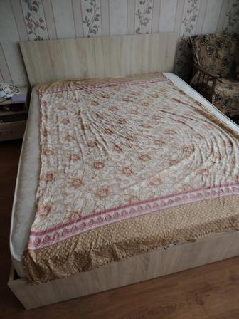 Двухспальная кровать