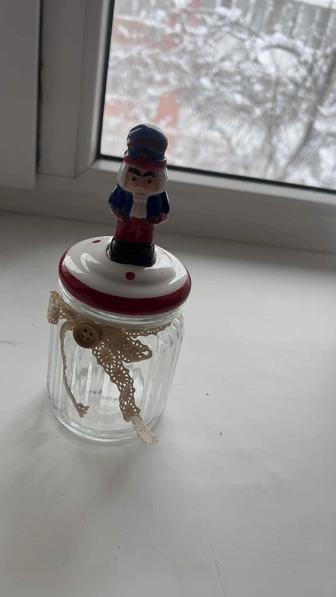 Банка для хранения в форме Щелкунчика