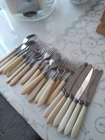 Вилки,ножи продам