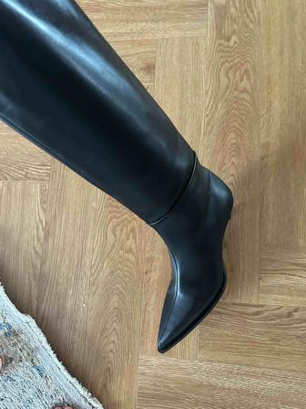 Продам осенние сапоги Massimo dutti