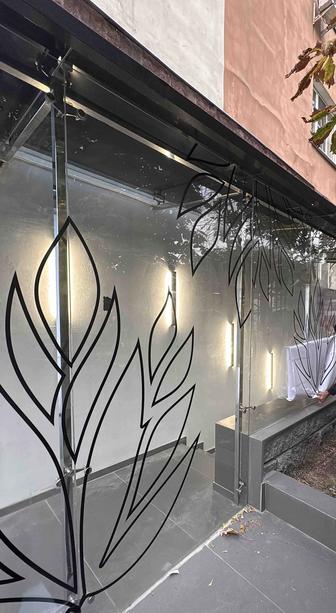 срочно наклейки на витрины