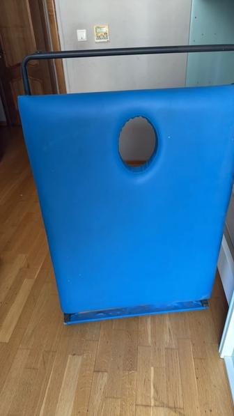 Массажная кушетка