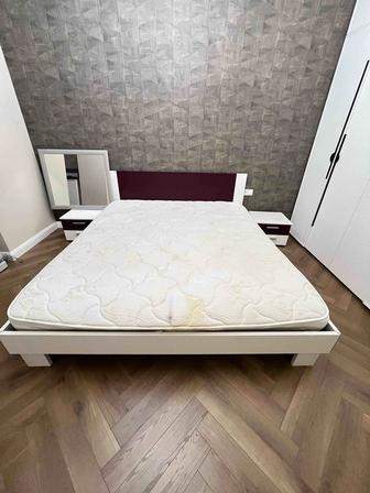 Продам спальный гарнитур без шкафа