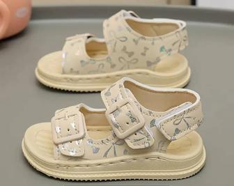 Детские сандалии