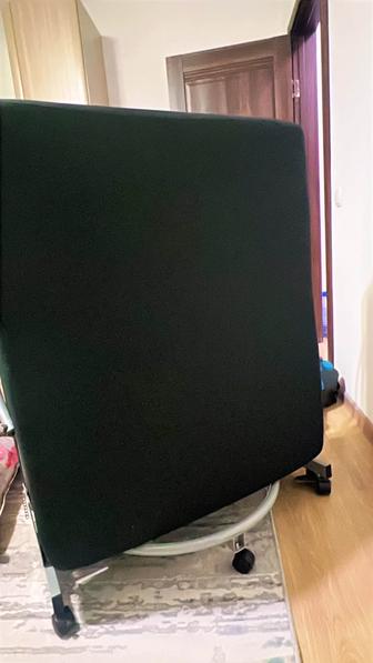 Продаю раскладную кушетку с регулировкой подголовника