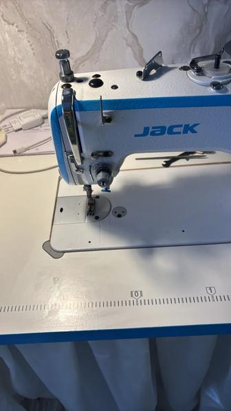 Продам швейную машину JACK