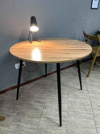 Продам обеденный стол