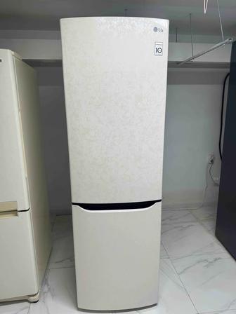 Продам холодильник LG