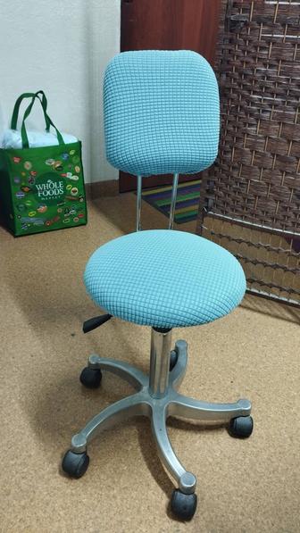 Продам стул косметологический