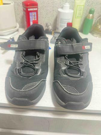 Детские кроссовки