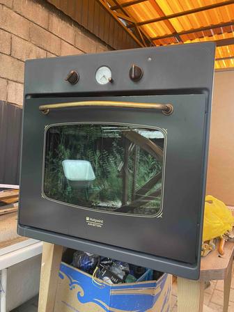 Духовой встроенный шкаф Hotpoint Ariston