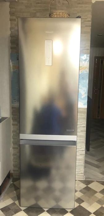Холодильник Hotpoint