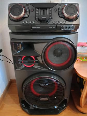 Продам музыкальный центр CL98