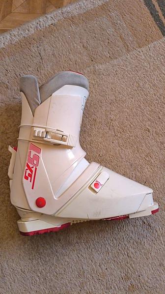 Комплект горных лыж