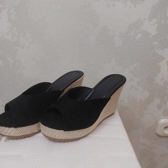 Продам босоножки, новые размер 37-38