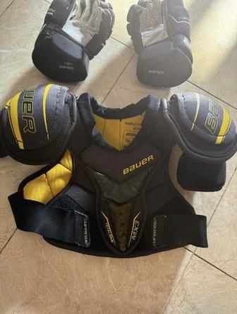 Продам хоккейную форму